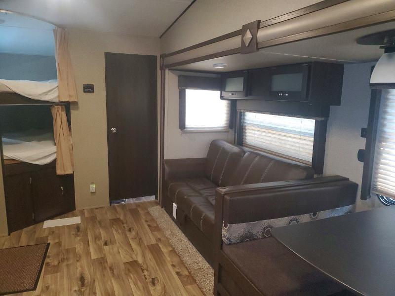 2018 Kyrv VIN 4YDF30029J3103630 COPART salvage auction — HAIL, IA - CERTIFICATE OF TITLE, sold $850 on 2026-08-04 (photo 8)