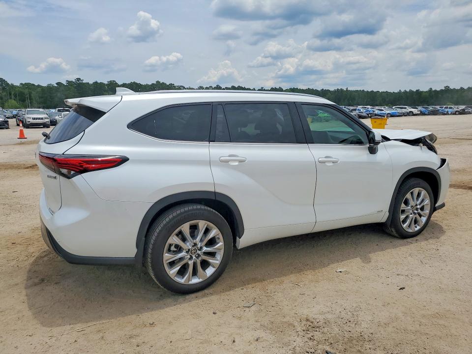 2022 Toyota Highlander VIN 5TDXBRCH3NS077433 COPART salvage auction — FRONT END, Sc - Cert Of Title-Salvage, sold $21,200 on 2026-07-08 (photo 3)