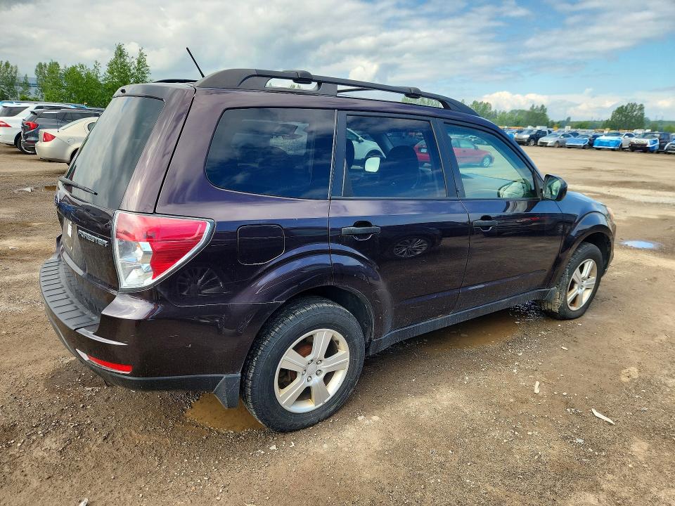 2013 Subaru Forester VIN JF2SHCBC7DH405310 COPART salvage auction — MINOR DENT/SCRATCHES, On - Permit No Brand - Unfit, sold $300 on 2026-07-03 (photo 3)