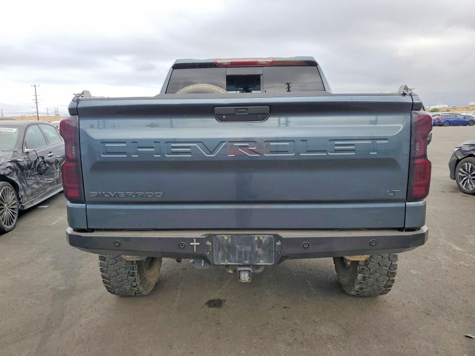 2019 Chevrolet Silverado 1500 VIN 3GCPYFED7KG225472 COPART salvage auction — MINOR DENT/SCRATCHES, Ca - Salvage Certificate, sold $7,700 on 2026-08-26 (photo 6)