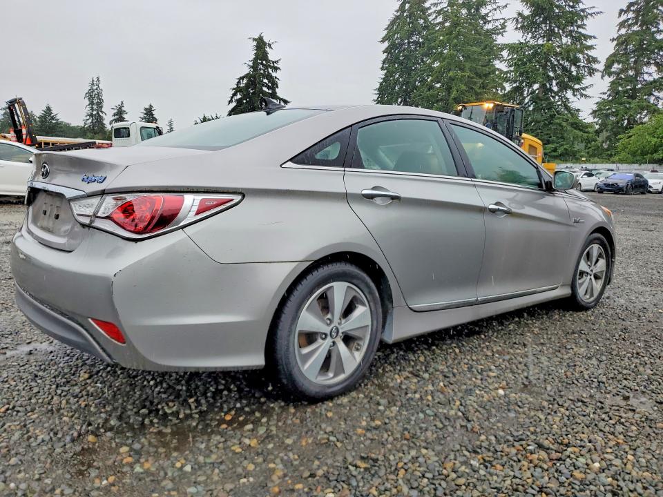 2011 Hyundai Sonata VIN KMHEC4A47BA015528 COPART salvage auction — REAR END, Wa - Vehicle Cert Of Ownership-Titl, sold $175 on 2026-07-31 (photo 3)