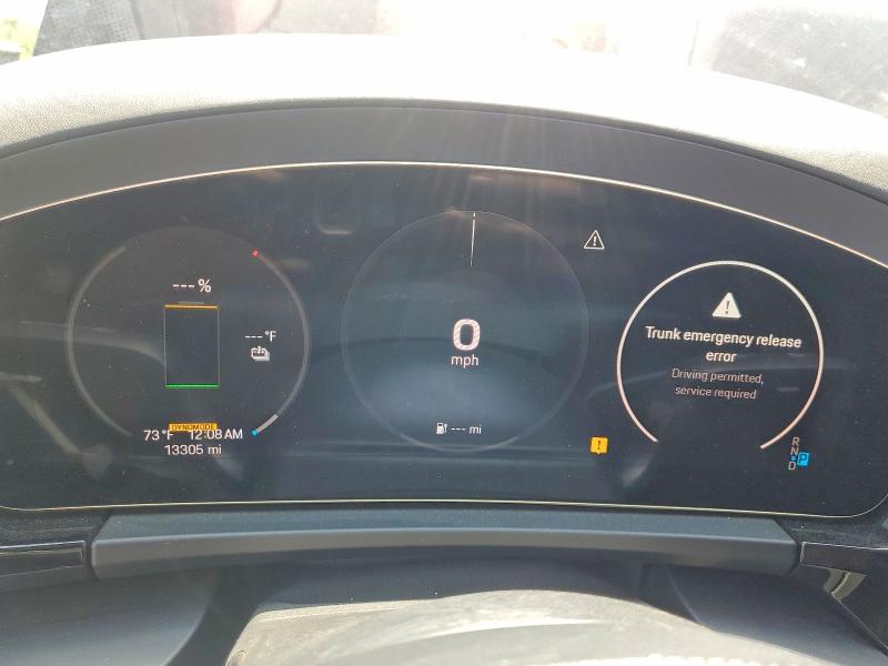 2024 Porsche Macan VIN WP1AC2XA2RL200309 COPART salvage auction — MINOR DENT/SCRATCHES, MI - CERTIFICATE OF TITLE, sold $42,250 on 2026-07-07 (photo 9)