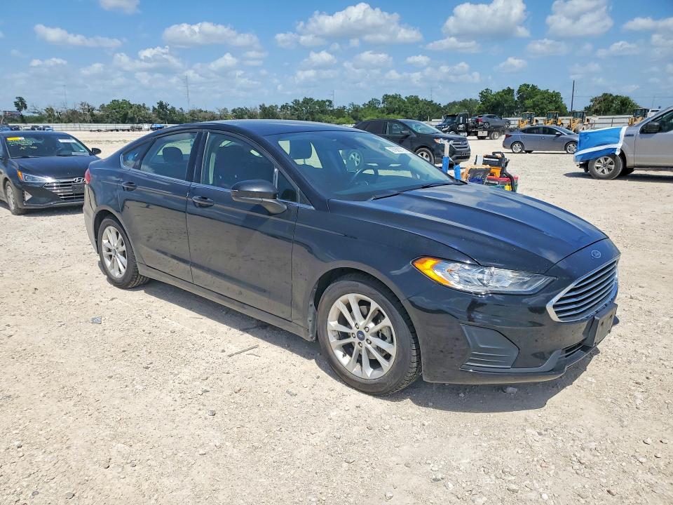 2019 Ford Fusion VIN 3FA6P0HD5KR148585 COPART salvage auction — MINOR DENT/SCRATCHES, Tx - Certificate Of Title, sold $1,300 on 2026-07-09 (photo 4)
