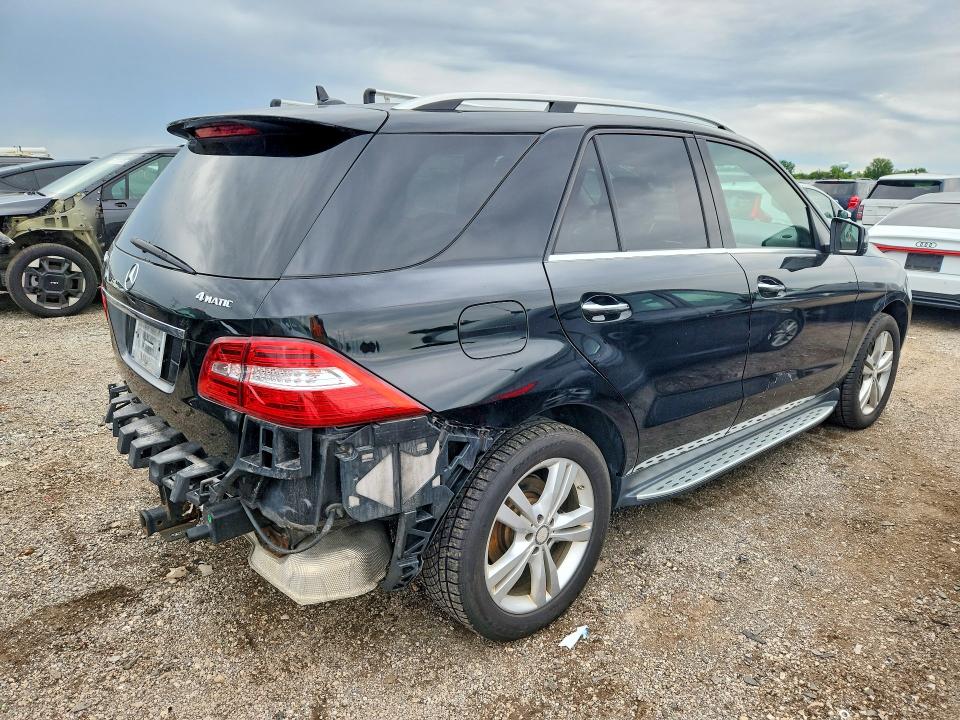 2015 Mercedes-benz M-klasse VIN 4JGDA5HB9FA550863 COPART salvage auction — REAR END, IL - SALVAGE CERTIFICATE, sold $7,800 on 2026-07-28 (photo 3)