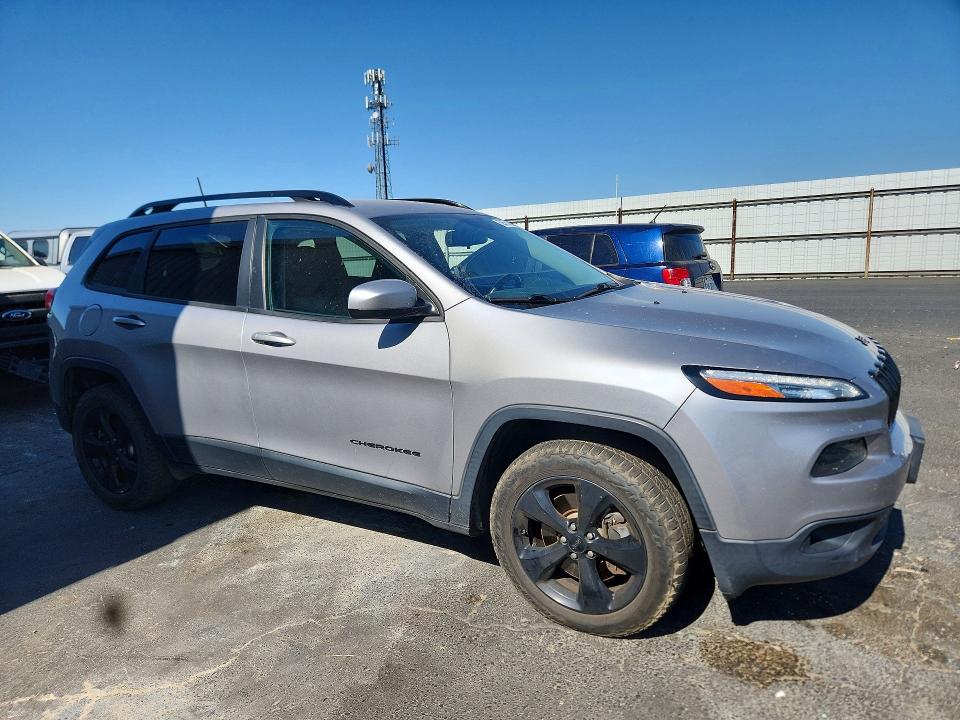 2018 Jeep Cherokee VIN 1C4PJMCB7JD543582 COPART salvage auction — FRONT END, Ca - Salvage Certificate, sold $2,500 on 2026-07-09 (photo 4)