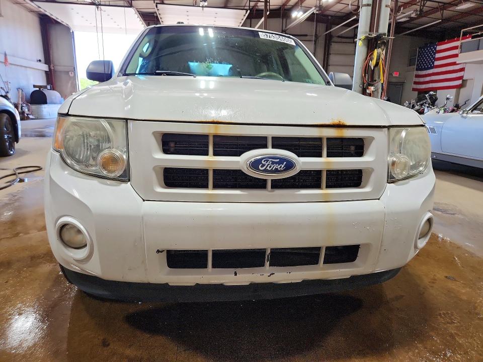 2011 Ford Escape hybrid VIN 1FMCU5K34BKB92676 COPART salvage auction — MINOR DENT/SCRATCHES, Ct - Certificate Of Title, sold $575 on 2026-07-02 (photo 5)