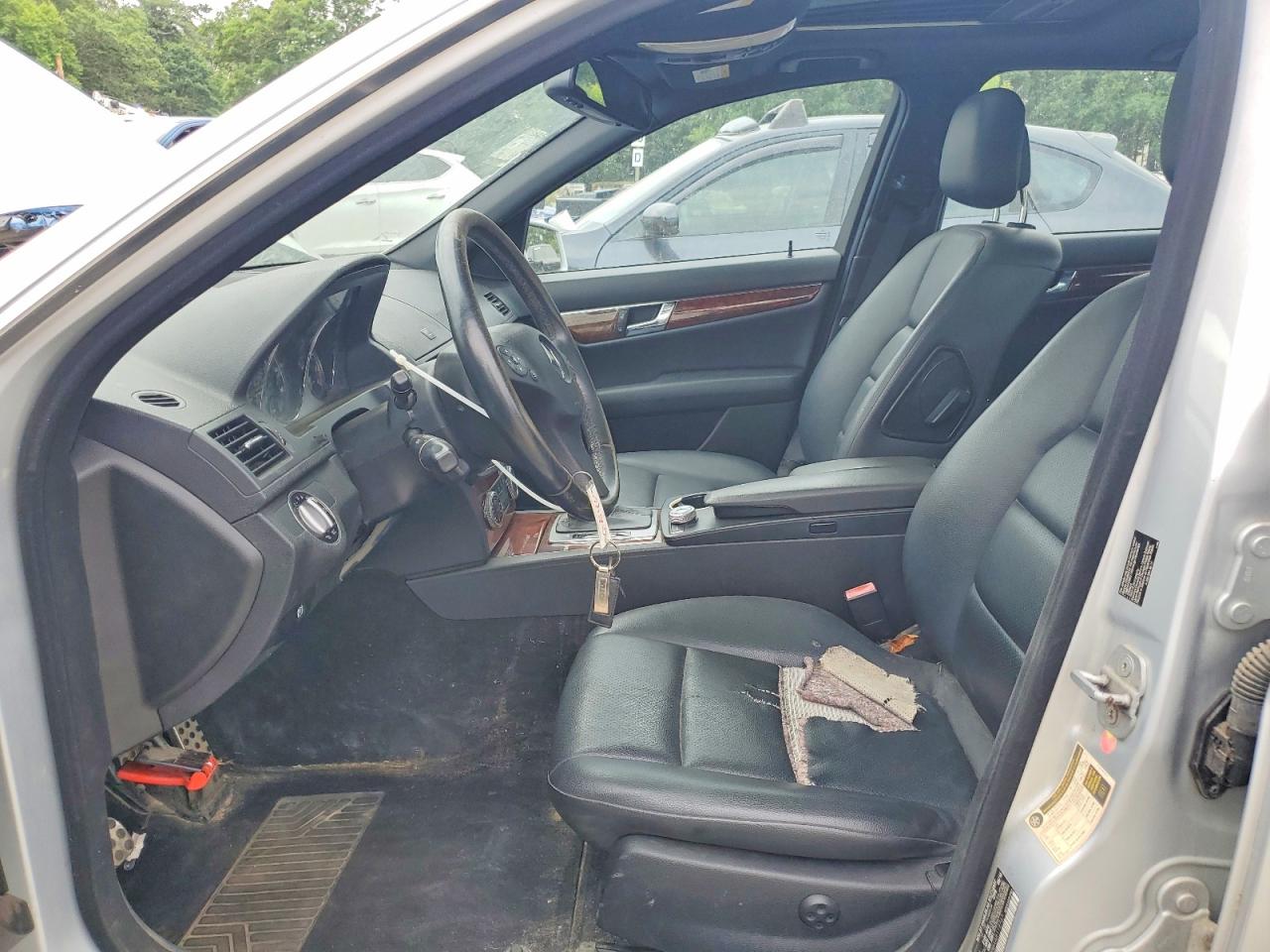 2010 Mercedes-Benz C-Class VIN WDDGF8BBXAR119767 COPART salvage auction — Minor Dent/Scratches, ME - CERTIFICATE OF TITLE, sold $1,350 on 2026-07-01 (photo 7)