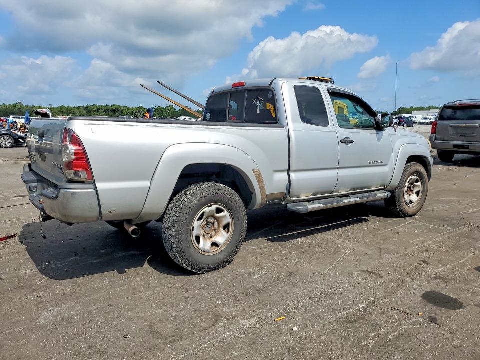 2011 Toyota Tacoma VIN 5TFTX4GN5BX002662 COPART salvage auction — SIDE, Fl - Cert Of Title Slvg Rebuildable, sold $2,900 on 2026-07-27 (photo 3)