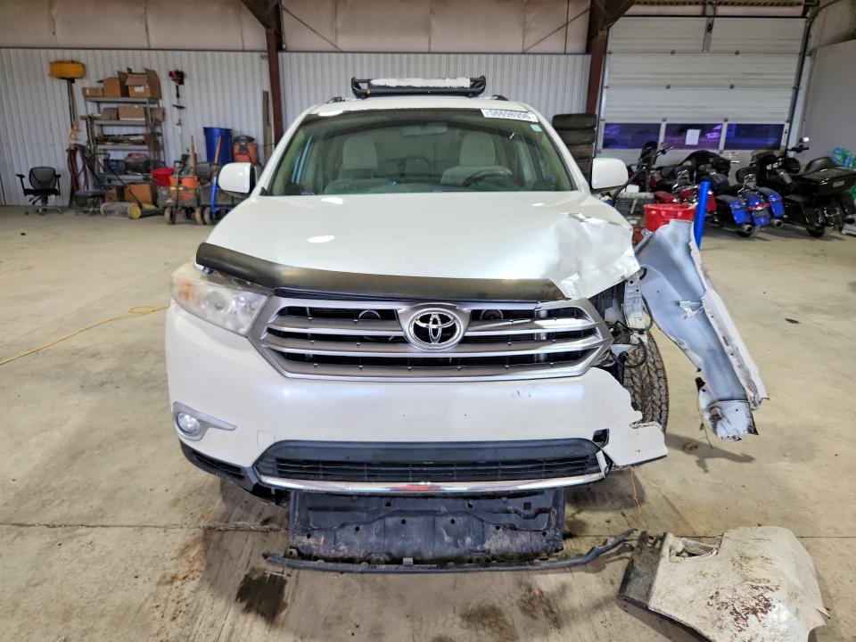 2012 Toyota Highlander VIN 5TDBK3EH0CS094532 COPART salvage auction — FRONT END, PA - CERTIFICATE OF SALVAGE, sold $450 on 2026-07-24 (photo 5)