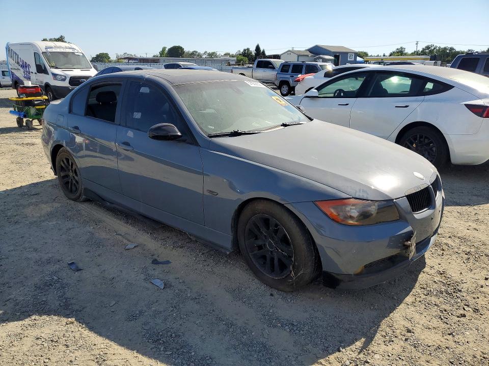 2006 BMW 3 series VIN WBAVB13586PT01898 COPART salvage auction — NORMAL WEAR, Ca - Cert Of Title-Salvaged, sold $300 on 2026-07-02 (photo 4)