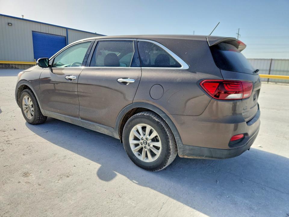 2019 Kia Sorento VIN 5XYPG4A56KG554880 COPART salvage auction — NORMAL WEAR, Tx - Certificate Of Title, sold $2,100 on 2026-07-31 (photo 2)