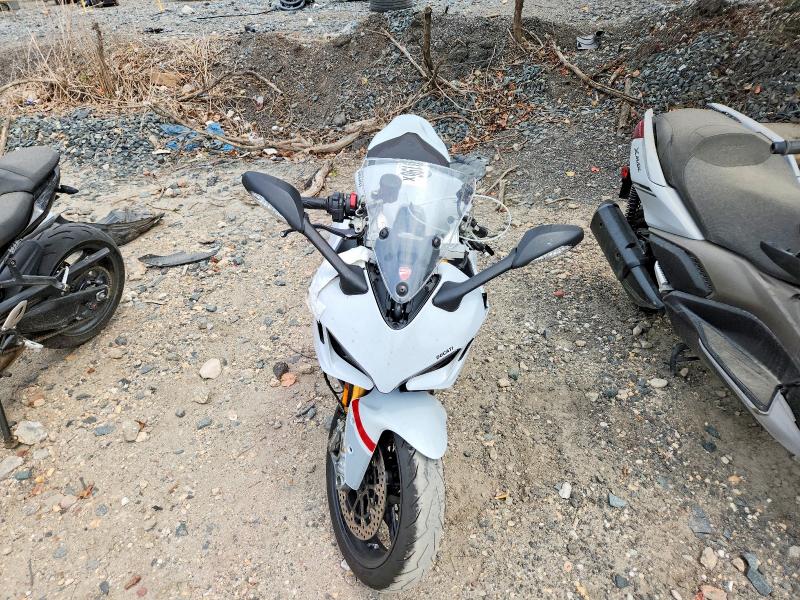 2024 Ducati Supersport VIN ZDMVABDS6RB006370 COPART salvage auction — FRONT END, DC - CERTIFICATE OF TITLE, sold $6,800 on 2026-07-09 (photo 5)