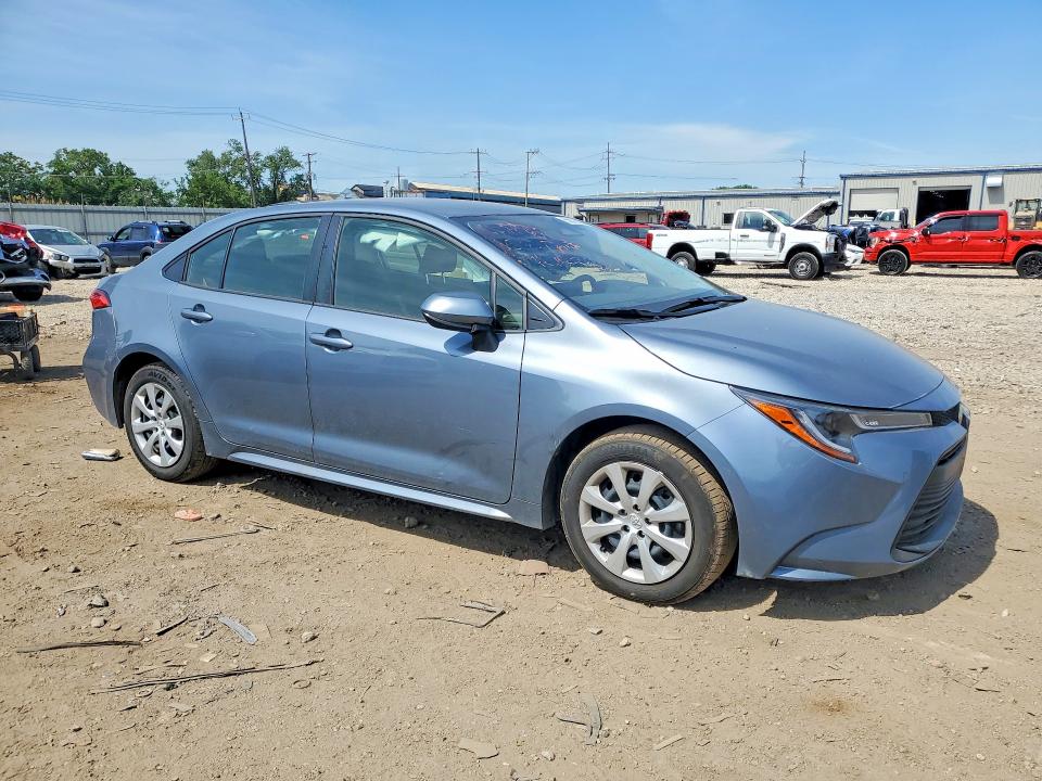 2026 Toyota Corolla VIN JTDB4MEEXT3036144 COPART salvage auction — SIDE, Il - Salvage Certificate, sold $7,800 on 2026-07-08 (photo 4)