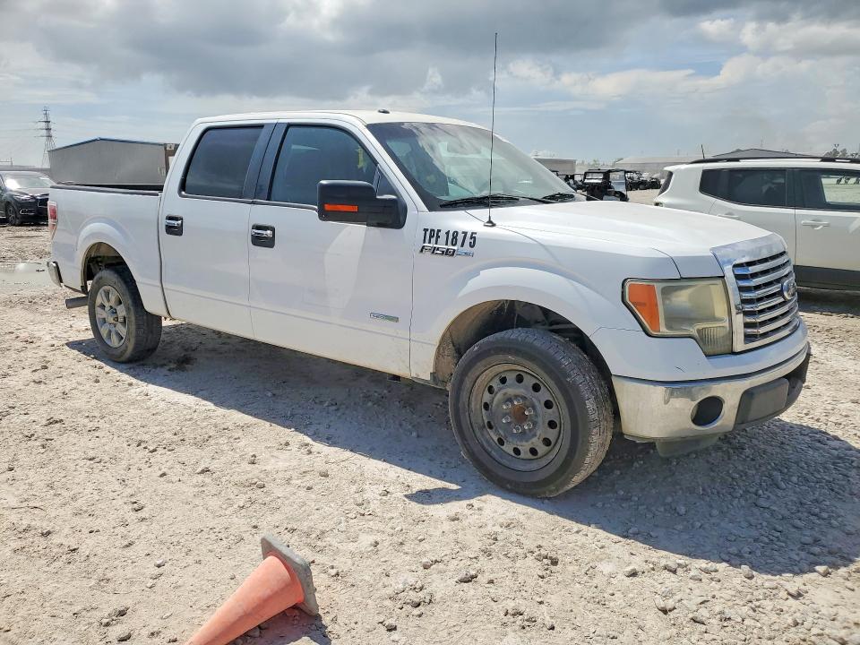 2012 Ford F-150 lightning VIN 1FTFW1CT8CKD22561 COPART salvage auction — MINOR DENT/SCRATCHES, Tx - Certificate Of Title, sold $7,600 on 2026-07-31 (photo 4)