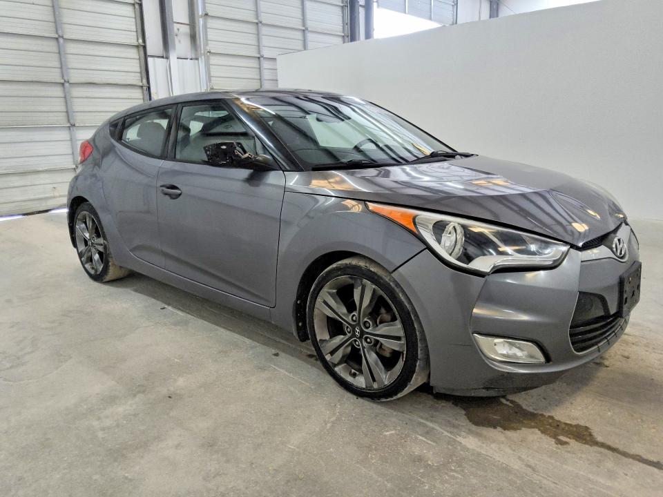 2017 Hyundai Veloster VIN KMHTC6AD1HU314426 COPART salvage auction — MINOR DENT/SCRATCHES, Tx - Certificate Of Title, sold $2,200 on 2026-07-28 (photo 4)