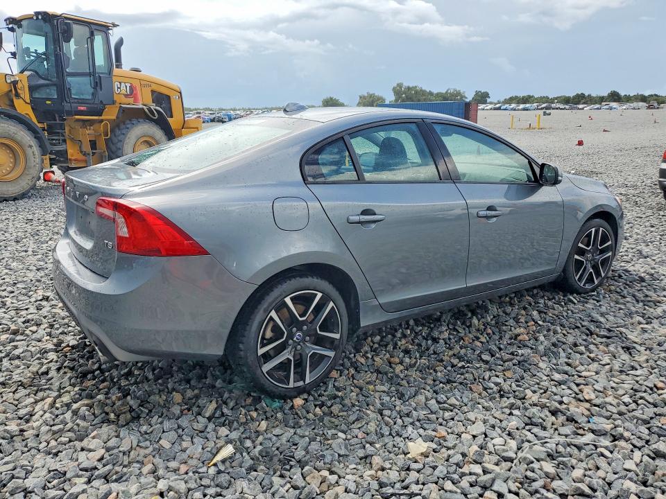 2017 Volvo VIN YV126MFL2H2439792 COPART salvage auction — MINOR DENT/SCRATCHES, Fl - Cert Of Title Slvg Rebuildable, sold $4,250 on 2026-07-10 (photo 3)