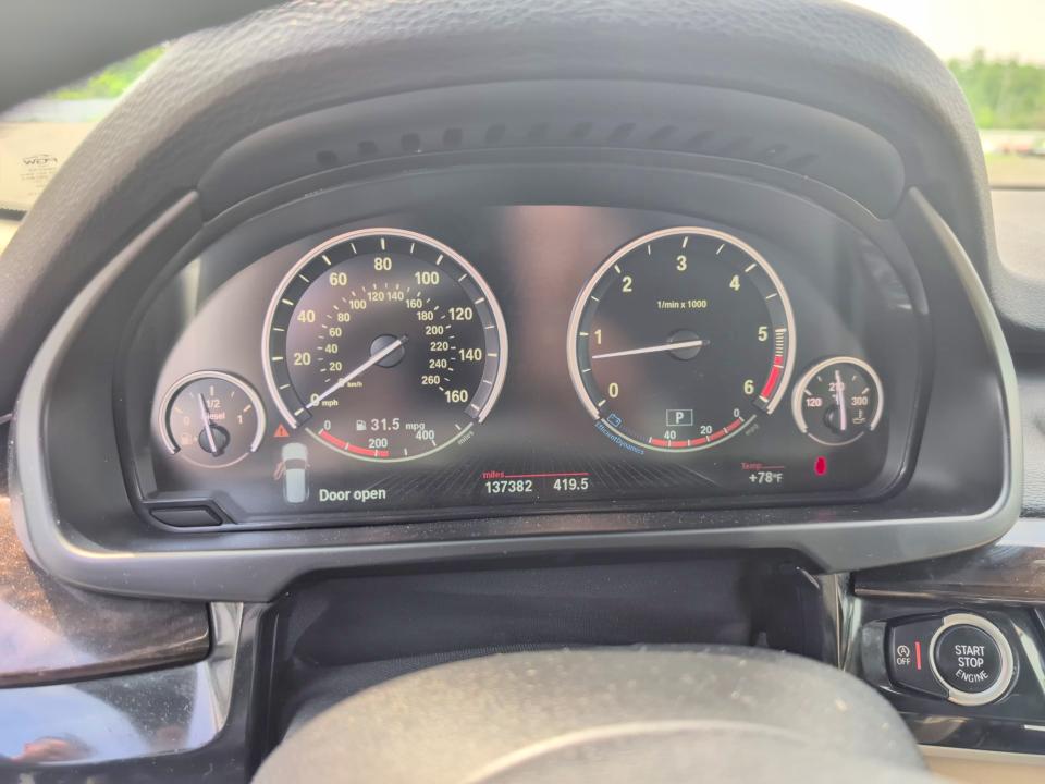 2014 BMW X5 VIN 5UXKS4C5XE0J94155 COPART salvage auction — MINOR DENT/SCRATCHES, IL - CERTIFICATE OF TITLE (P), sold $5,700 on 2026-07-27 (photo 8)