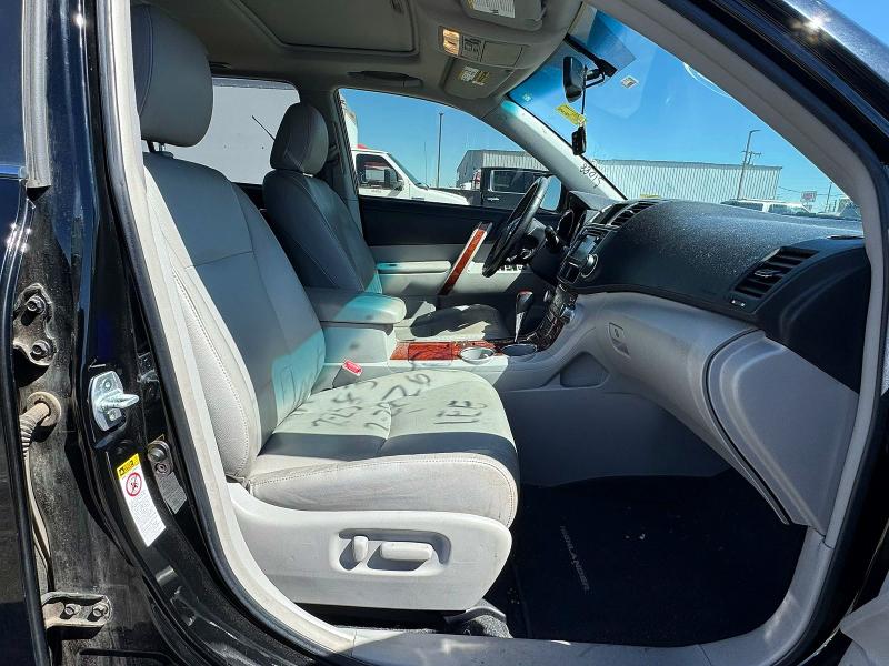 2013 Toyota Highlander VIN JTEDC3EH0D2015337 COPART salvage auction — MINOR DENT/SCRATCHES, Ok - Certificate Of Title (P), sold $2,850 on 2026-07-02 (photo 5)