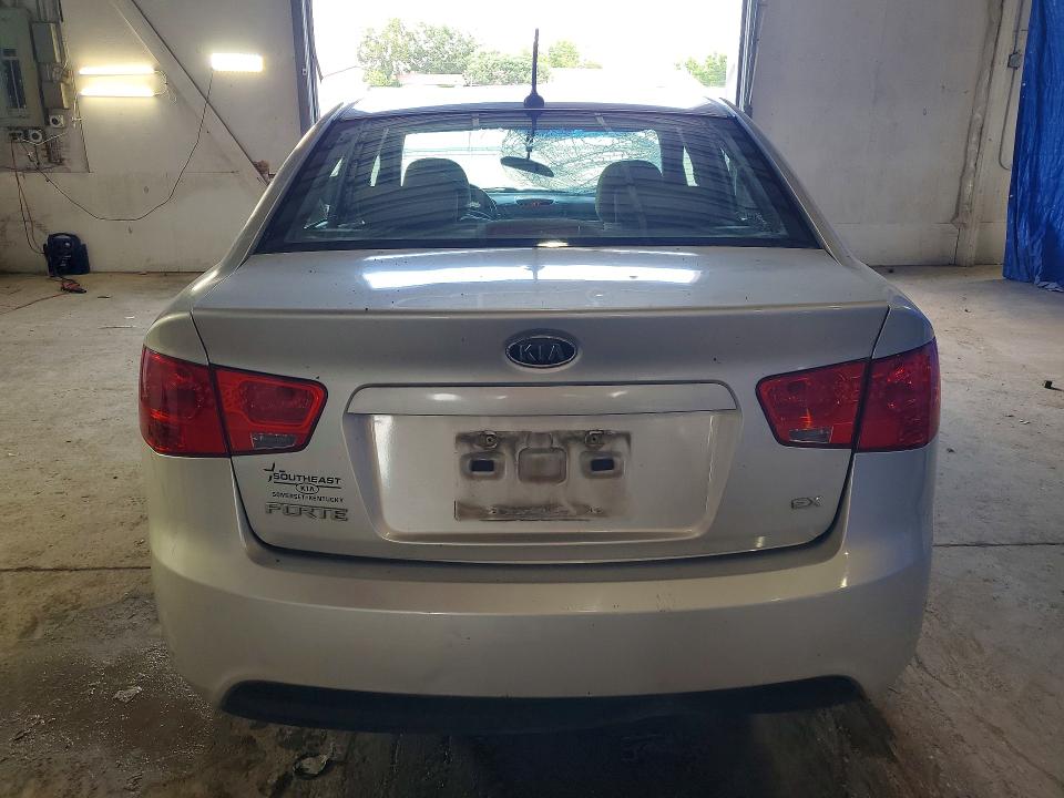 2011 Kia Forte VIN KNAFU4A20B5885972 COPART salvage auction — ROOF, Ky - Cert Of Title-Salvage, sold $275 on 2026-07-20 (photo 6)