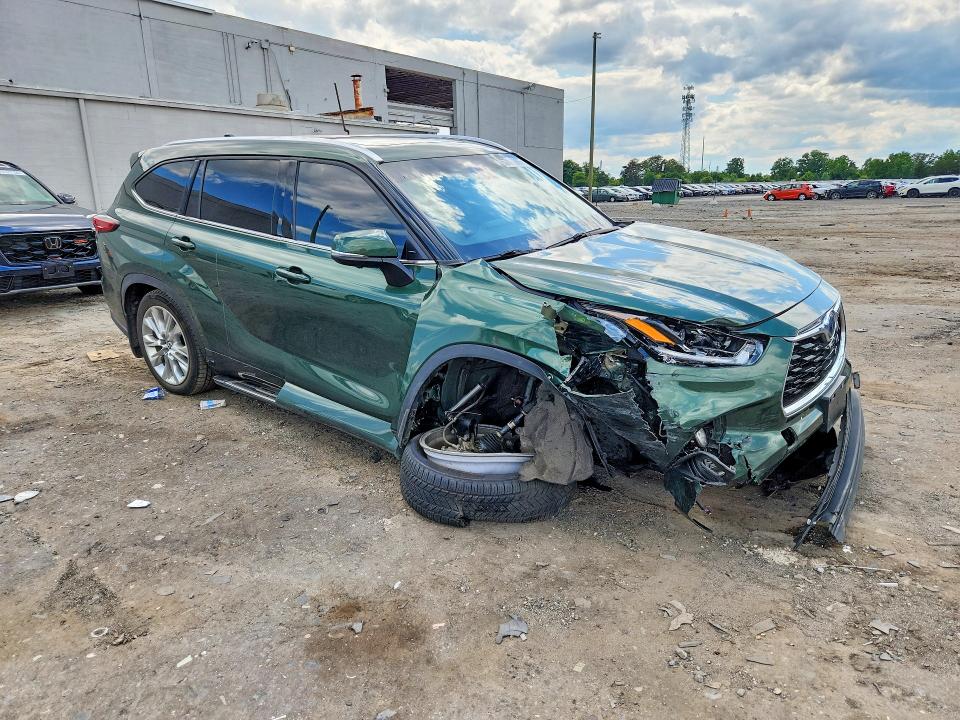 2023 Toyota Highlander VIN 5TDXBRCH6PS588573 COPART salvage auction — FRONT END, Va - Cert Of Title - Salvage, sold $14,000 on 2026-07-22 (photo 4)
