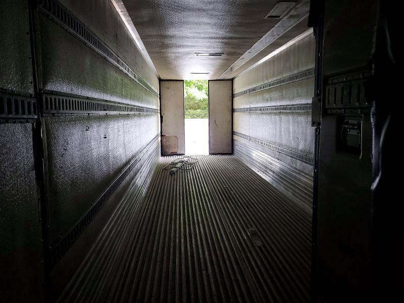 2015 Utility trailer mfg VIN 1UYVS2482FM408353 COPART salvage auction — SIDE, IL - CERTIFICATE OF TITLE (P), sold $70 on 2026-09-01 (photo 6)
