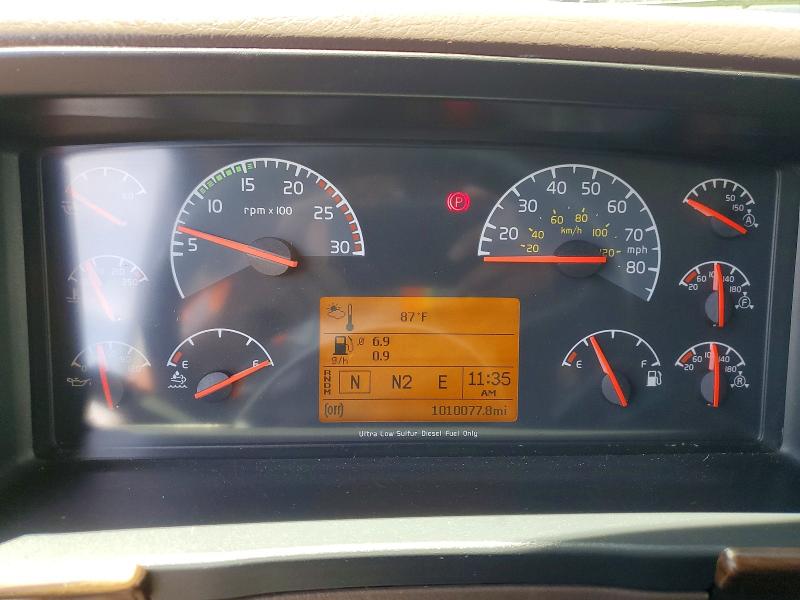 2014 Volvo VIN 4V4M99DG9EN150111 COPART salvage auction — NORMAL WEAR, Il - Certificate Of Title, sold $1,500 on 2026-07-28 (photo 8)