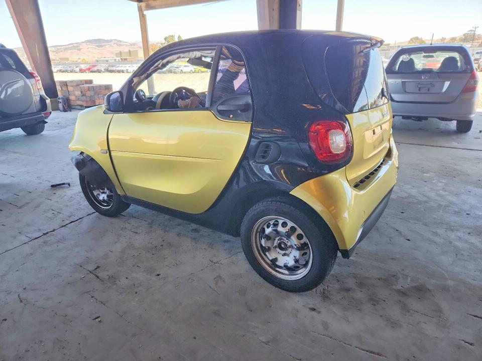 2016 Smart Fortwo VIN WMEFJ5DAXGK066675 COPART salvage auction — FRONT END, CA - NON-REPAIRABLE VEHICLE CERT, sold $10 on 2026-08-20 (photo 2)