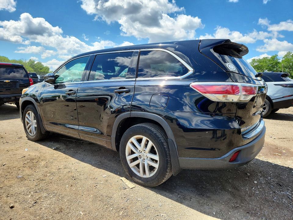 2015 Toyota Highlander VIN 5TDZARFH8FS011775 COPART salvage auction — MINOR DENT/SCRATCHES, Md - Certificate Of Title (P), sold $8,000 on 2026-07-09 (photo 2)