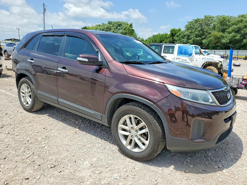 2015 Kia Sorento VIN 5XYKT3A61FG588692 COPART salvage auction — REAR END, OK - CERT OF TITLE-SALVAGE, sold $2,400 on 2026-07-30 (photo 4)