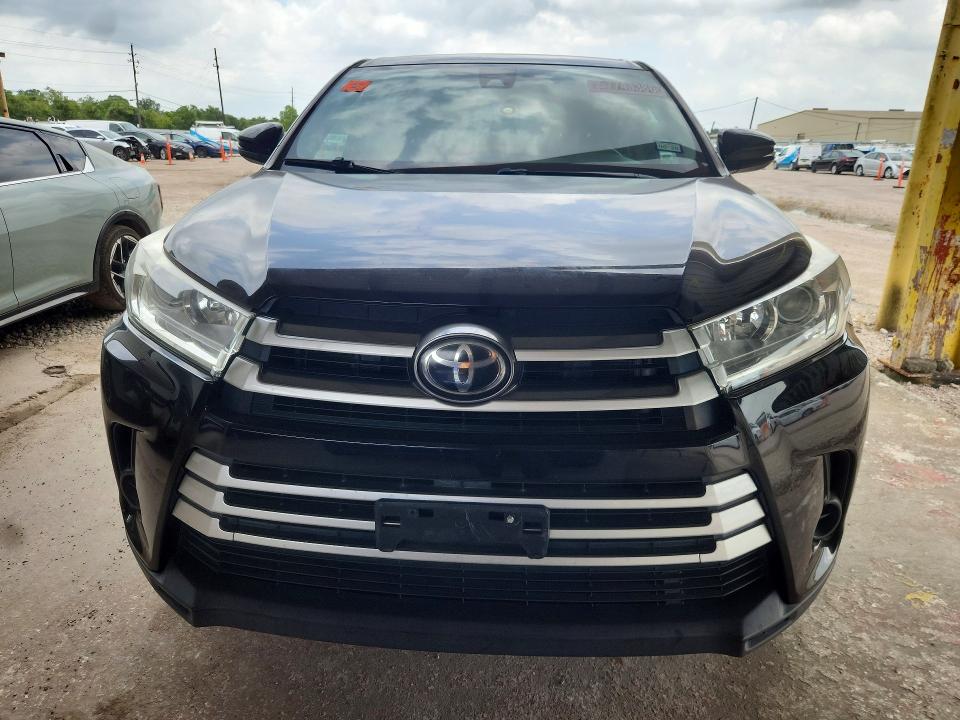 2019 Toyota Highlander VIN 5TDBZRFH4KS731255 COPART salvage auction — MINOR DENT/SCRATCHES, TX - CERTIFICATE OF TITLE, sold $9,400 on 2026-07-16 (photo 5)