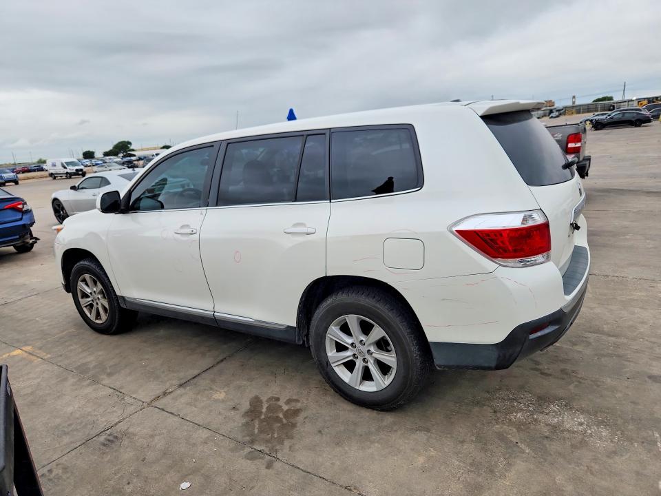 2011 Toyota Highlander VIN 5TDZA3EH6BS007796 COPART salvage auction — SIDE, TX - SALVAGE VEHICLE TITLE, sold $4,300 on 2026-07-23 (photo 2)