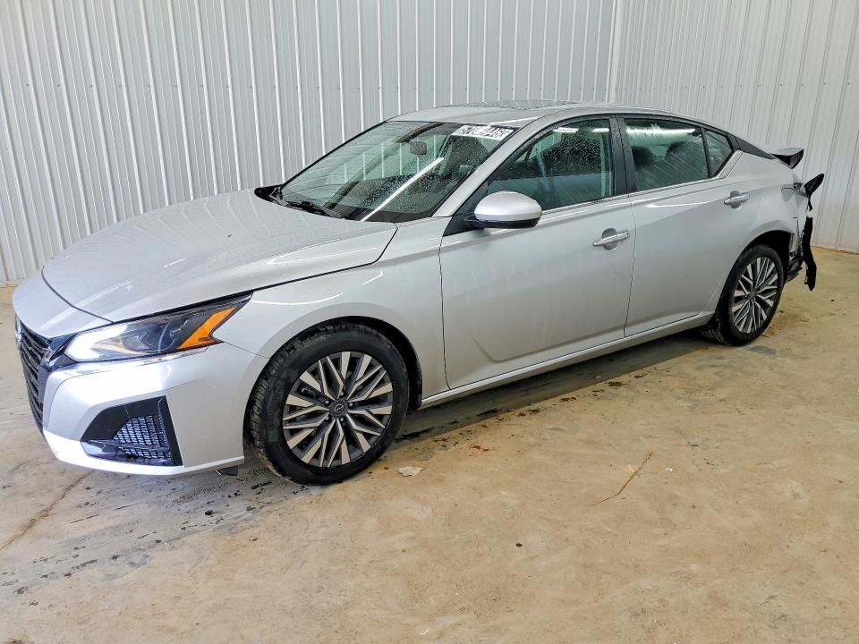 2023 Nissan Altima VIN 1N4BL4DVXPN370128 COPART salvage auction — REAR END, VA - CERT OF TITLE - SALVAGE, sold $7,300 on 2026-07-23 (photo 1)