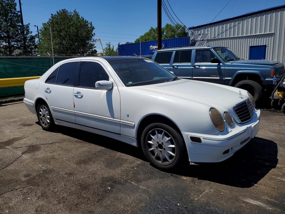 2000 Mercedes-benz E-class VIN WDBJF82J1YX036370 COPART salvage auction — REAR END, Co - Public - Salvage Title, sold $325 on 2026-07-07 (photo 4)