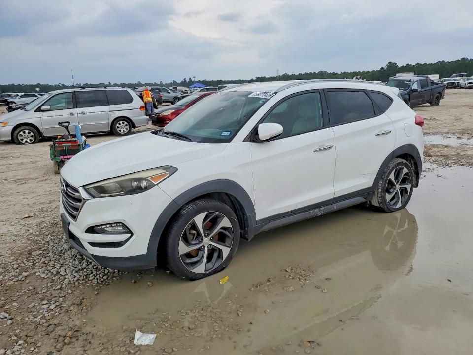 2016 Hyundai Tucson VIN KM8J33A23GU268603 COPART salvage auction — MINOR DENT/SCRATCHES, Tx - Certificate Of Title (P), sold $3,100 on 2026-07-10 (photo 1)