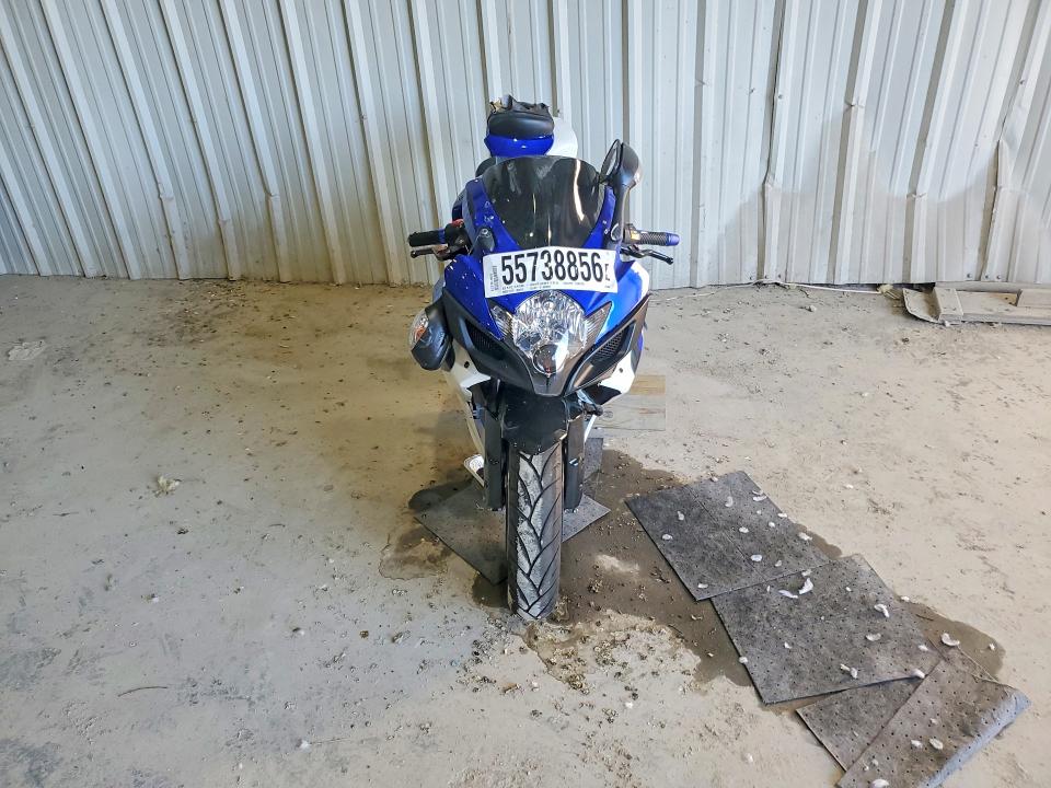 2006 Suzuki Gsx-r600 VIN JS1GN7DA062104006 COPART salvage auction — ROLLOVER, Ky - Bill Of Sale/Part Only/No Titl, sold $1,200 on 2026-07-08 (photo 2)