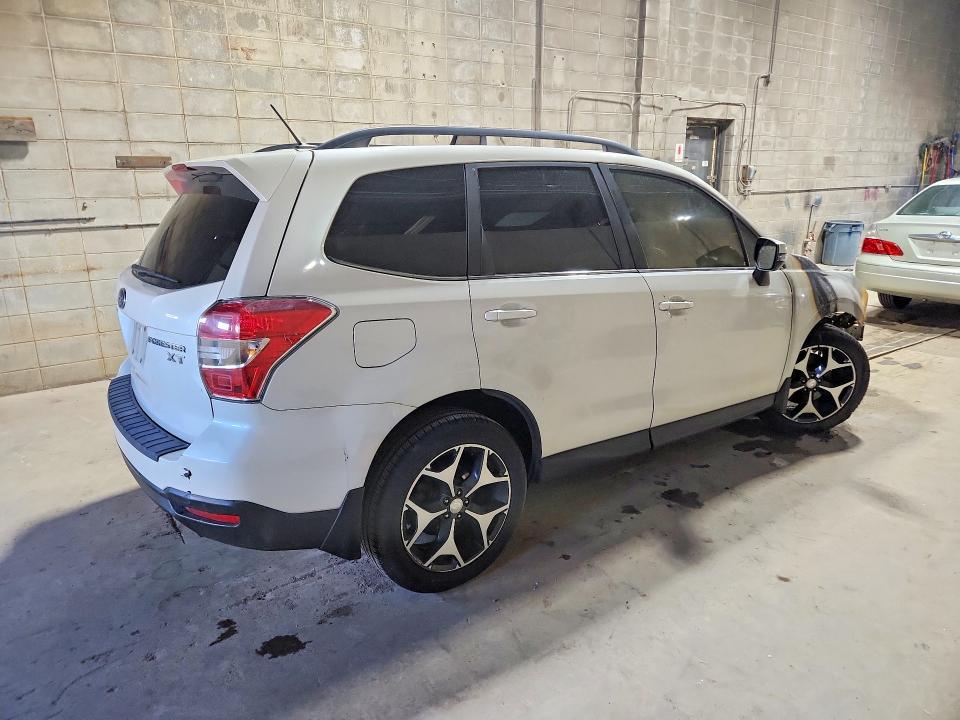 2014 Subaru Forester VIN JF2SJGMC7EH404572 COPART salvage auction — Burn Engine, MN - CERT OF TITLE-PRIOR SALVAGE, sold $500 on 2026-07-07 (photo 3)