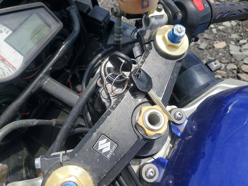2001 Suzuki Gsx-r600 VIN JS1GN7BA412104652 COPART salvage auction — MINOR DENT/SCRATCHES, NY - CERTIFICATE OF TITLE, sold $1,100 on 2026-07-09 (photo 8)