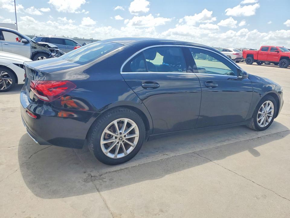 2020 Mercedes-benz VIN W1K3G4EB8LW044958 COPART salvage auction — MINOR DENT/SCRATCHES, Tx - Certificate Of Title, sold $9,200 on 2026-07-27 (photo 3)