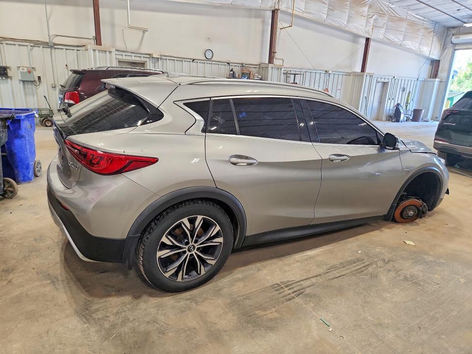 2017 Infiniti VIN SJKCH5CR1HA024646 COPART salvage auction — FRONT END, WI - CERTIFICATE OF TITLE, sold $350 on 2026-07-29 (photo 3)