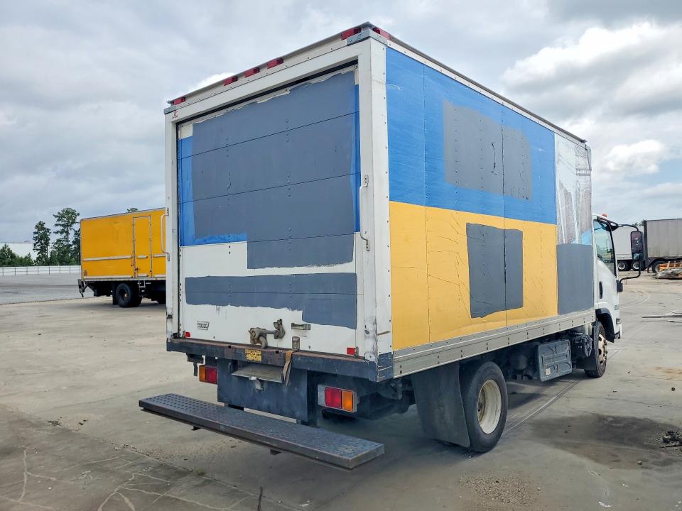 2011 Isuzu Npr hd VIN JALB4W174B7401930 COPART salvage auction — MINOR DENT/SCRATCHES, Nc - Dealer Only Clean Title, sold $675 on 2026-07-14 (photo 3)