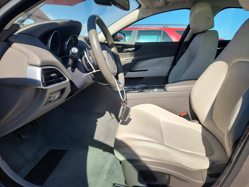 2017 Jaguar Xe VIN SAJAJ4BVXHA973363 COPART salvage auction — NORMAL WEAR, Ok - Certificate Of Title, sold $1,600 on 2026-07-02 (photo 7)