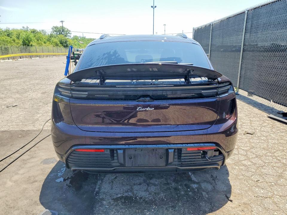 2024 Porsche Macan VIN WP1AC2XA2RL200309 COPART salvage auction — MINOR DENT/SCRATCHES, MI - CERTIFICATE OF TITLE, sold $42,250 on 2026-07-07 (photo 6)