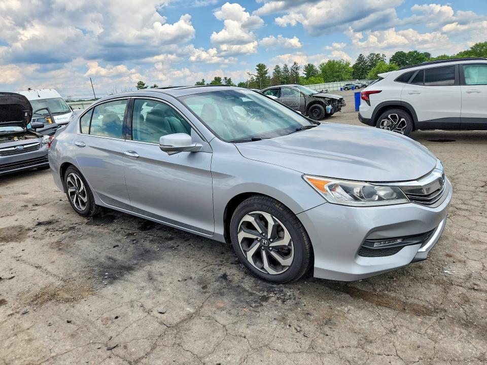 2017 Honda VIN 1HGCR3F88HA044143 COPART salvage auction — ROOF, Pa - Certificate Of Salvage, sold $6,600 on 2026-07-02 (photo 4)