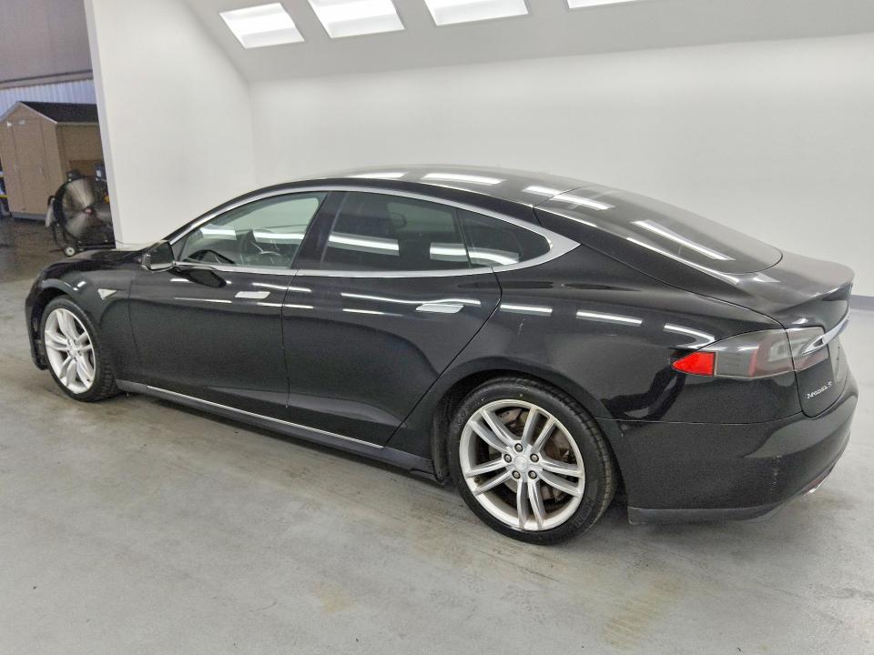 2013 Tesla Model s VIN 5YJSA1BG5DFP08693 COPART salvage auction — FRONT END, CA - CERTIFICATE OF TITLE, sold $3,650 on 2026-07-07 (photo 2)