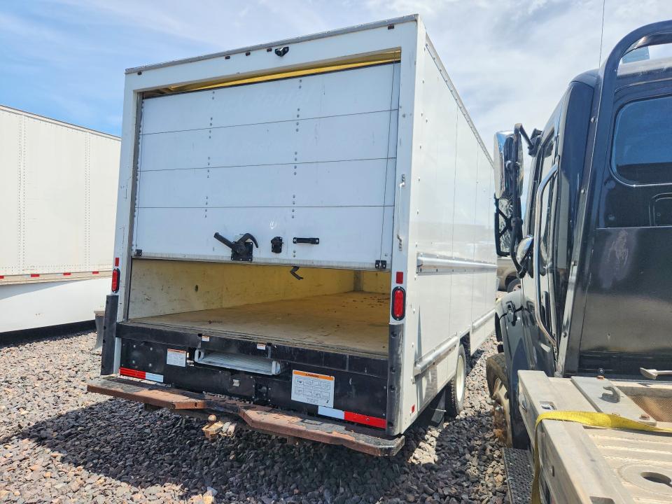 2021 Gmc Savana VIN 7GZ37TC73MN013288 COPART salvage auction — FRONT END, MO - SALVAGE CERTIFICATE OF TITLE, sold $2,900 on 2026-07-29 (photo 3)