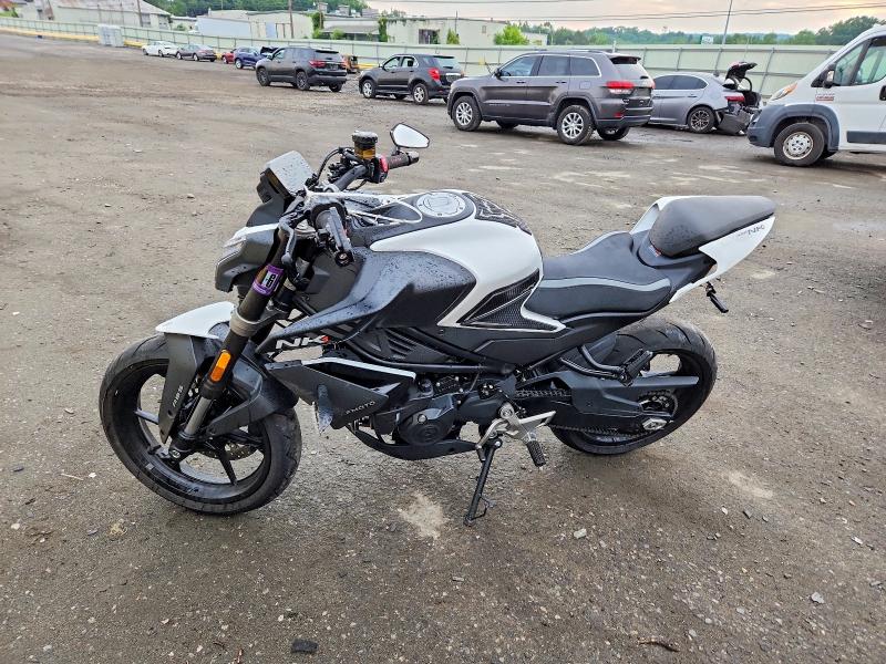 2024 Cf moto 450nk VIN LCEPESLB8R6000864 COPART salvage auction — SIDE, PA - CERTIFICATE OF SALVAGE, sold $800 on 2026-07-30 (photo 3)