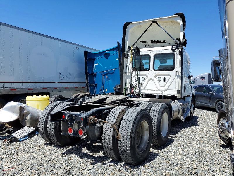 2022 Freightliner Cascadia 126 VIN 3AKJHLDV8NSNR4361 COPART salvage auction — FRONT END, AZ - CERT OF TITLE - SALVAGE, sold $13,900 on 2026-07-09 (photo 4)