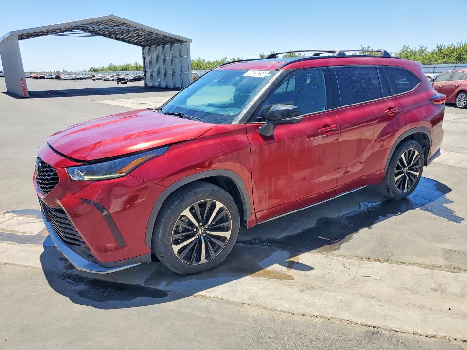 2022 Toyota Highlander VIN 5TDJZRBH1NS248375 COPART salvage auction — MINOR DENT/SCRATCHES, CA - CERTIFICATE OF TITLE, sold $16,300 on 2026-07-21 (photo 1)