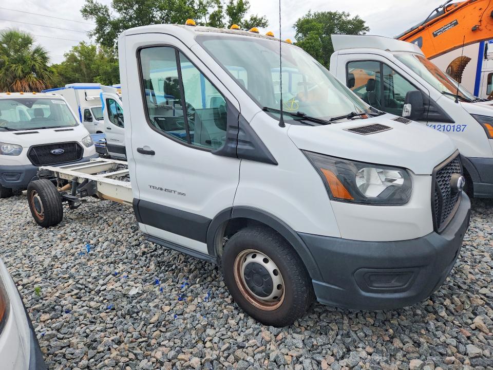 2020 Ford Transit VIN 1FDBW5Z80LKB52491 COPART salvage auction — MINOR DENT/SCRATCHES, Fl - Certificate Of Title, sold $7,000 on 2026-07-29 (photo 4)