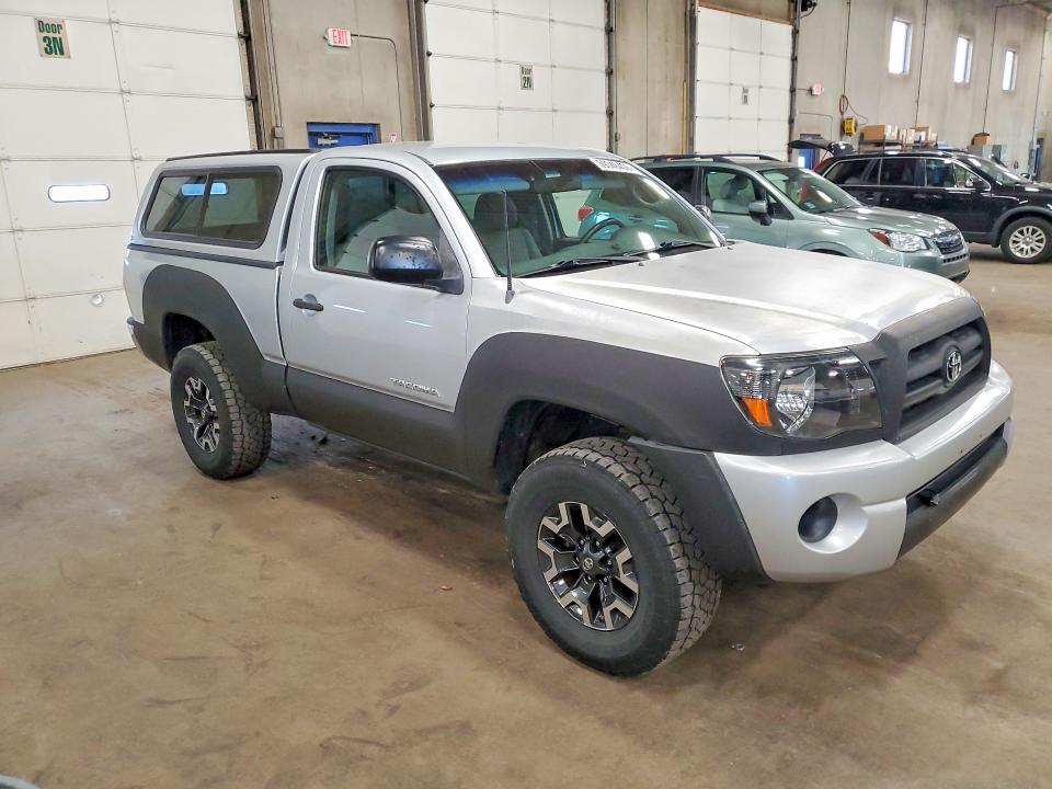 2006 Toyota Tacoma VIN 5TEPX42N36Z283352 COPART salvage auction — MINOR DENT/SCRATCHES, MN - CERT OF TITLE-PRIOR SALVAGE, sold $4,200 on 2026-07-13 (photo 4)